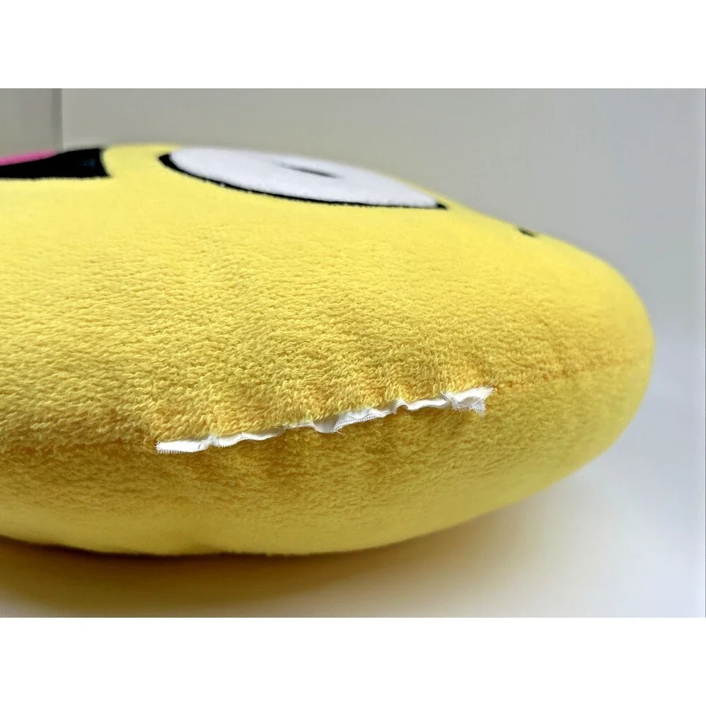 Unbranded yellow emoji